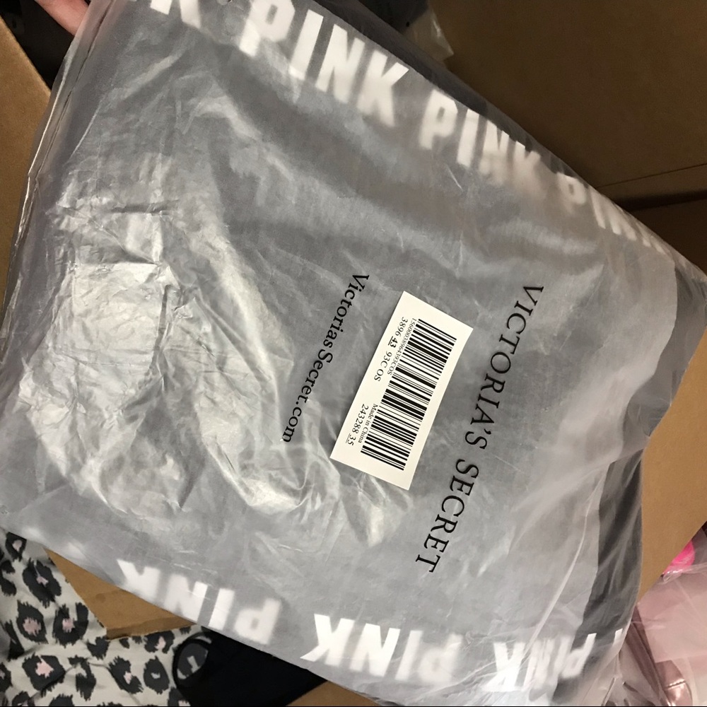 VS PINK LARGE DUFFLE BAG - Picture 2 of 3